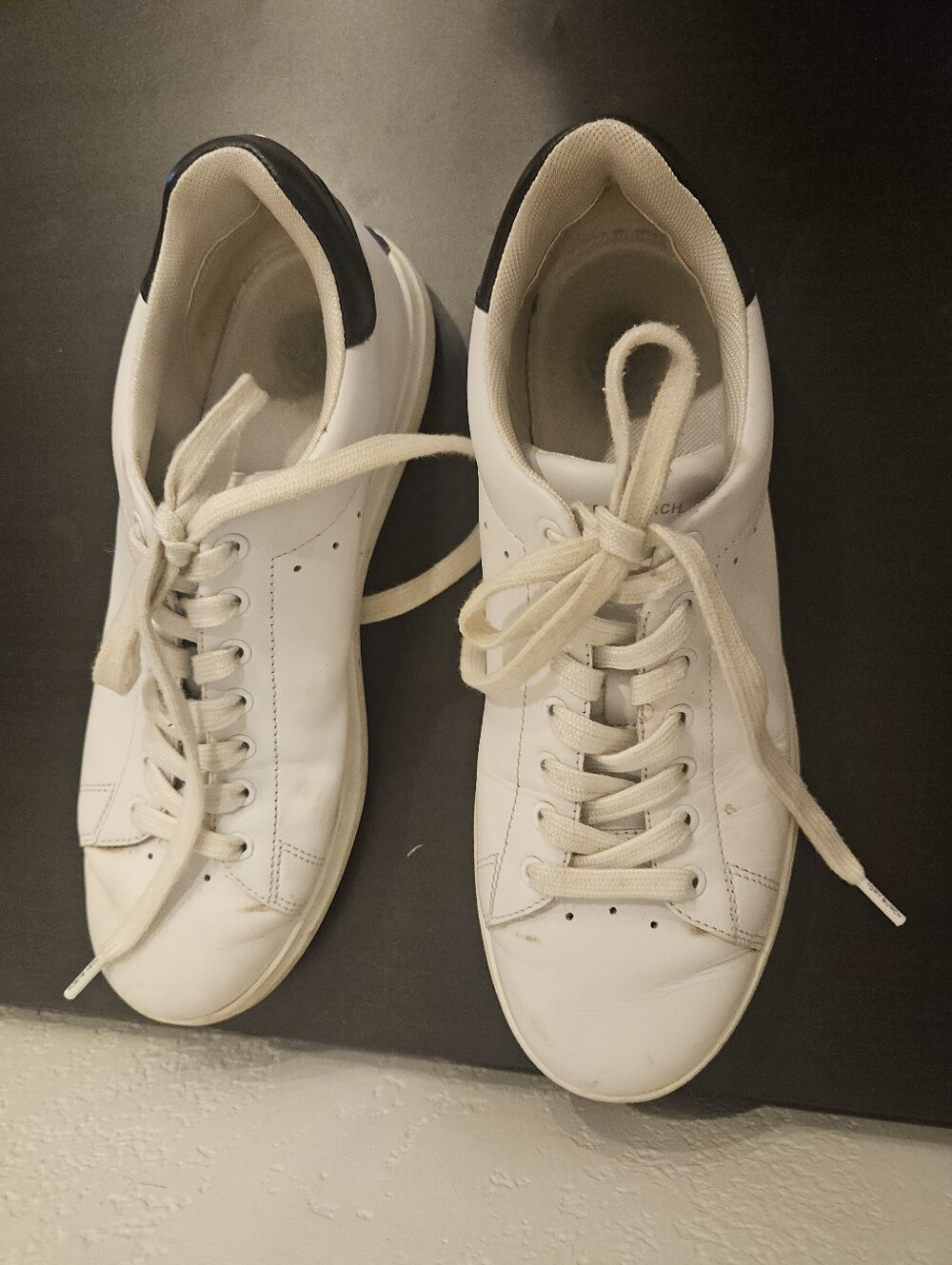 Tory Burch Howell Court Sneakers White and Navy Leather Gold Logo Womens Size 8.
